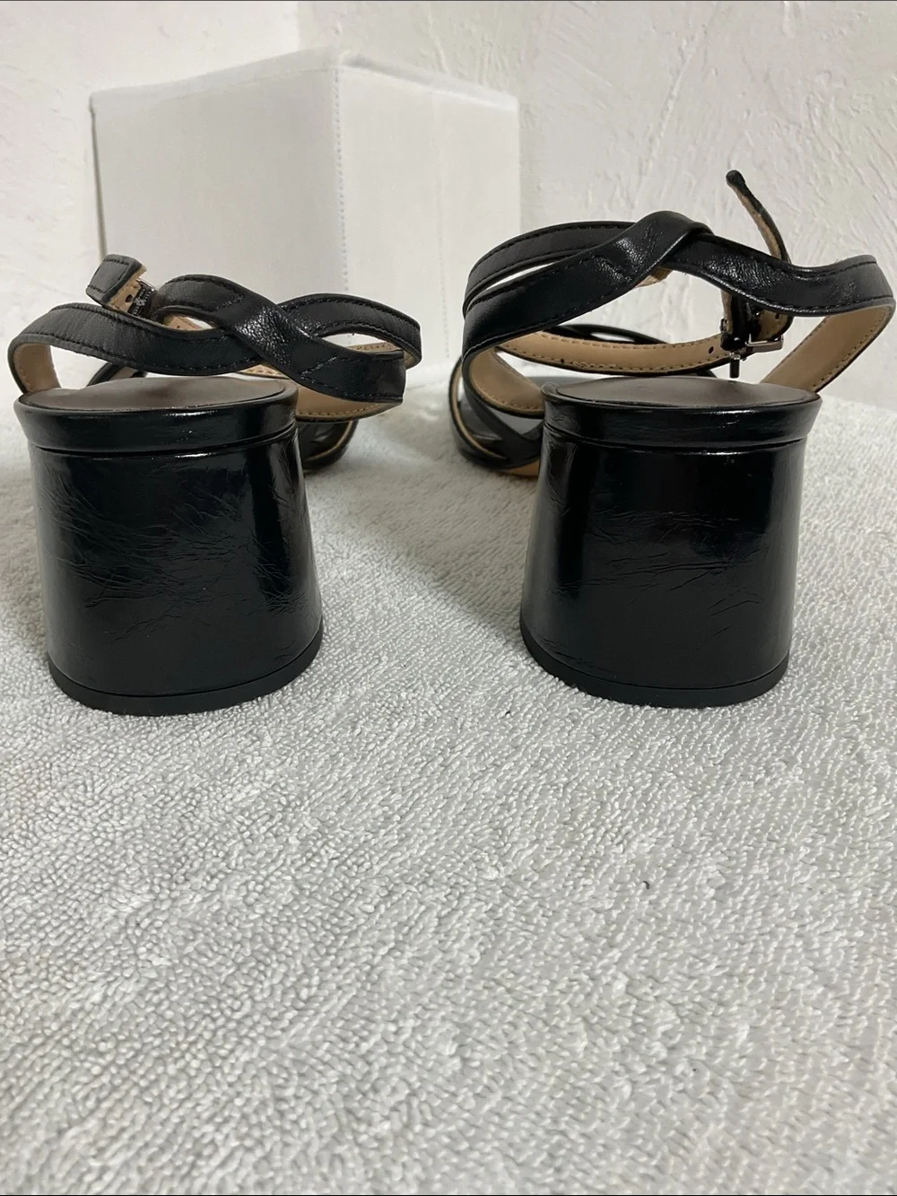 Dolce Vita Becki Black Crinkle Patent Strappy Block Heel Sandal Size 7.5 NWOT